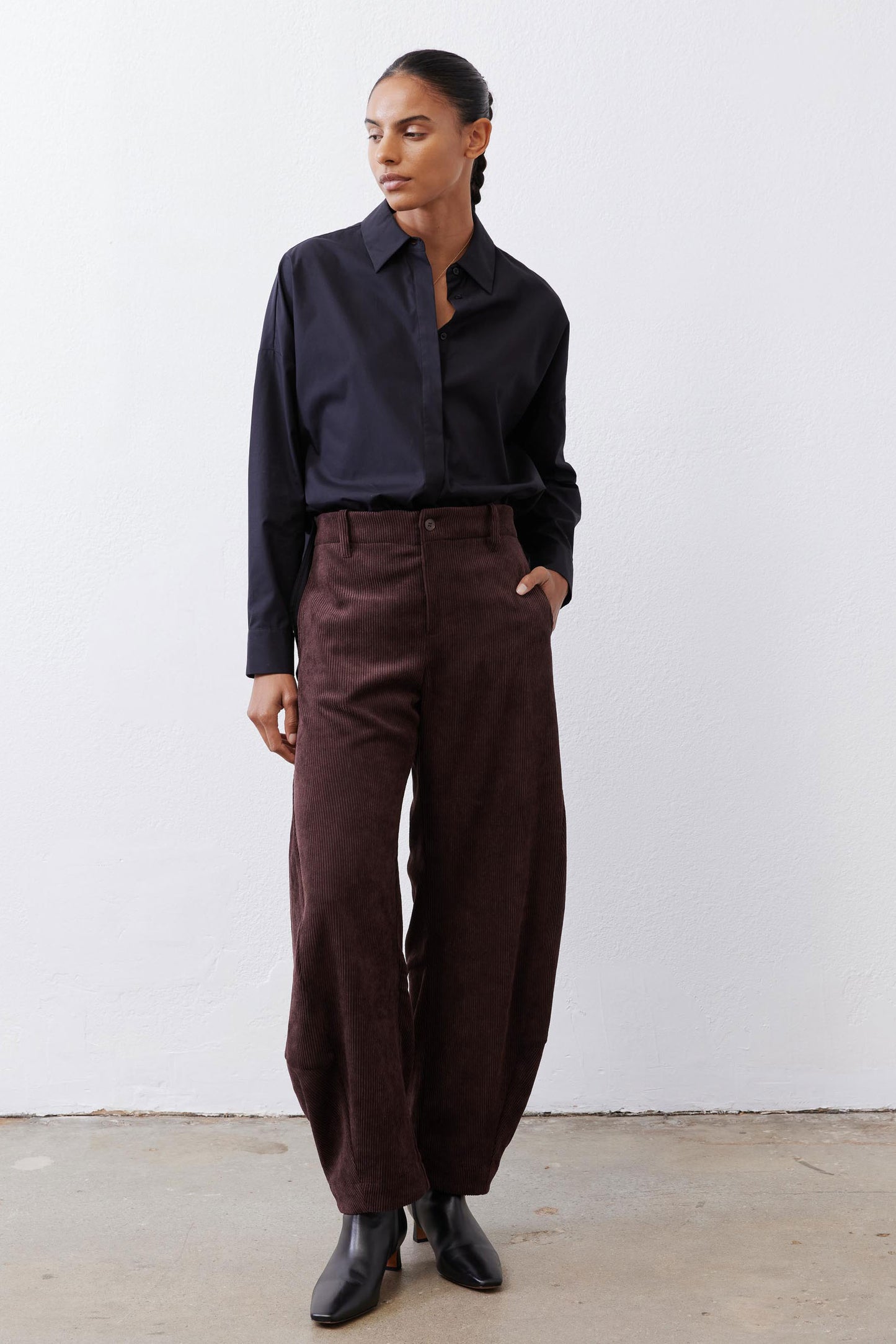 Chocolate-plum corduroy barrel pants, loose fit with front pleats and side pockets