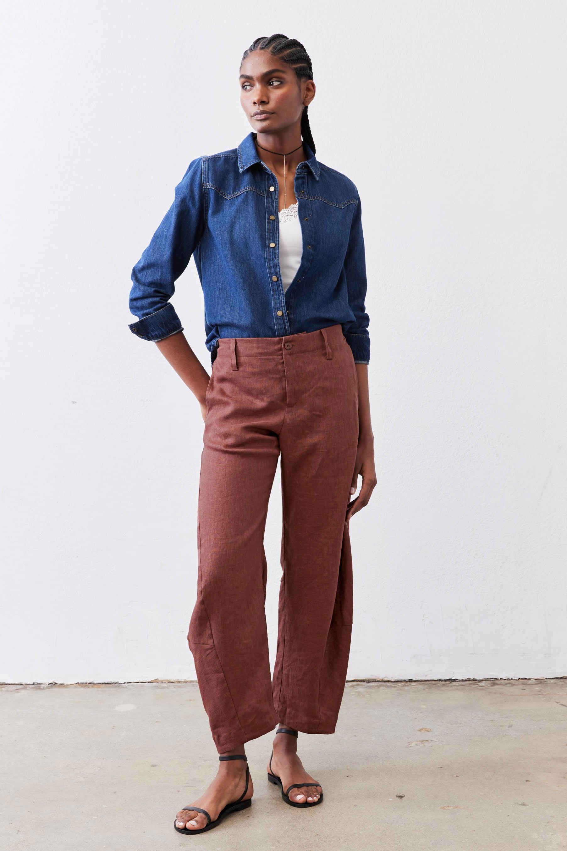 Spice brown loose linen pants, full length with relaxed leg and side pockets