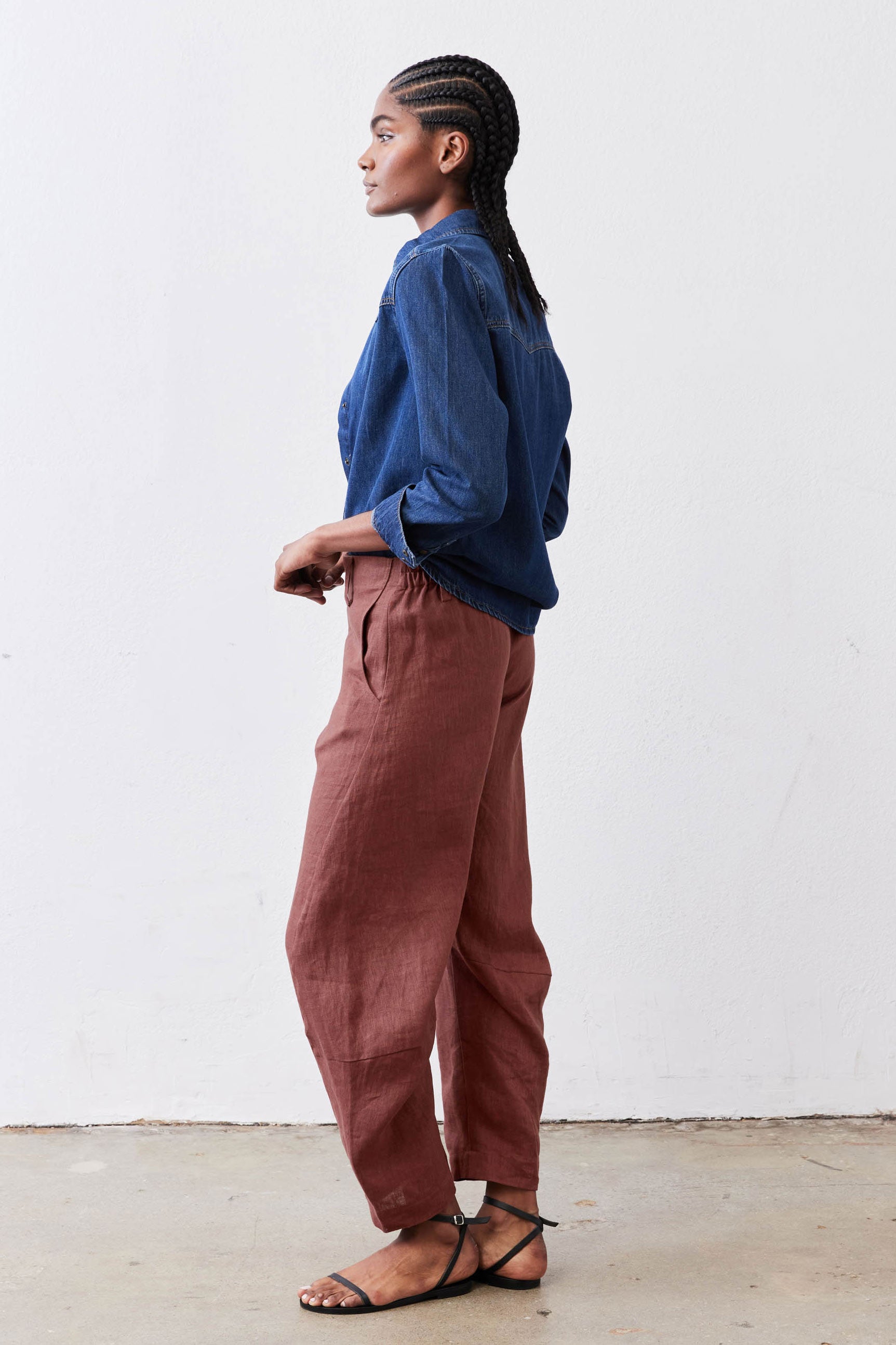 Spice brown loose linen pants, relaxed fit with buttoned front and belt loops