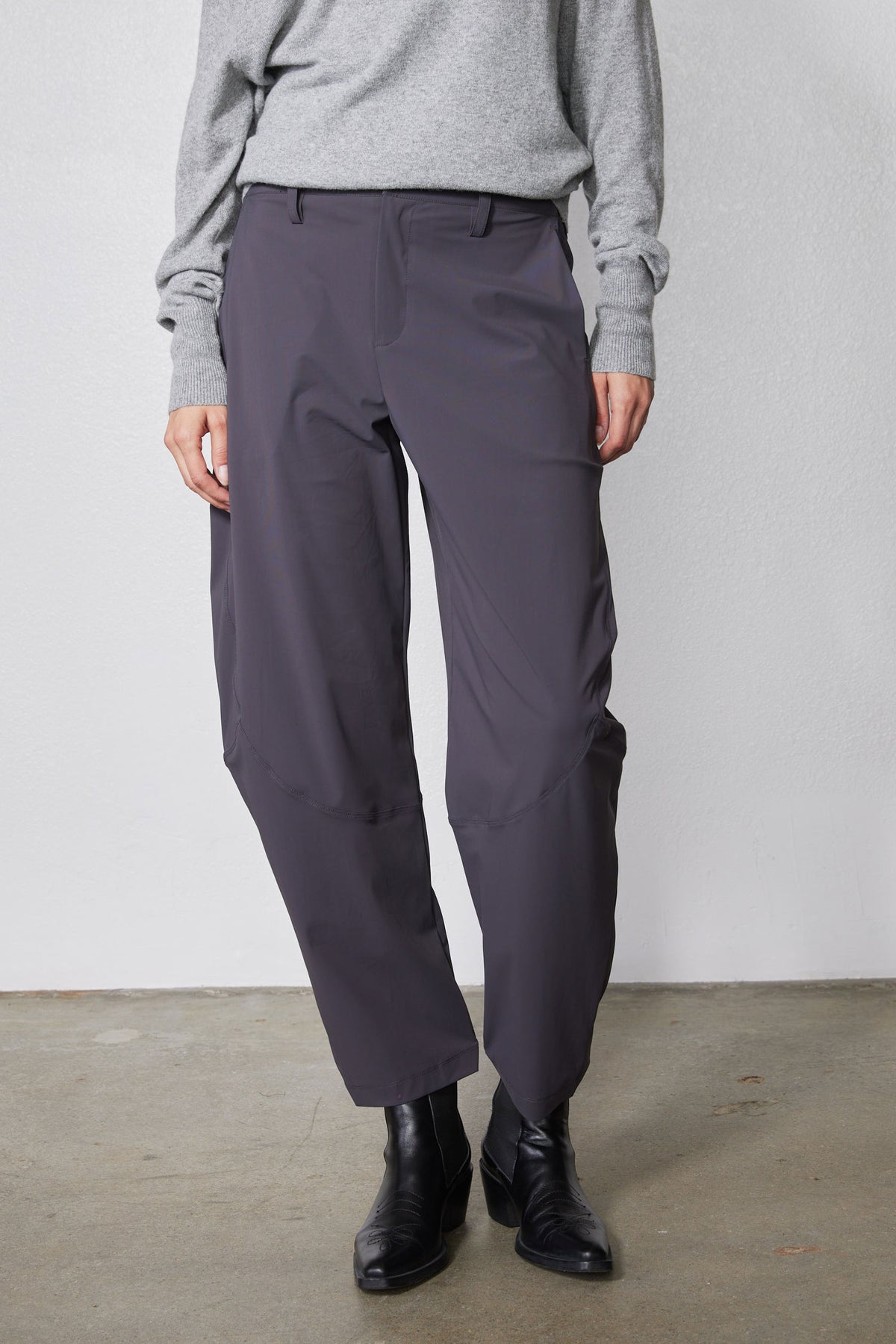 Graphite wide-leg pants with front pockets and ankle-length hems