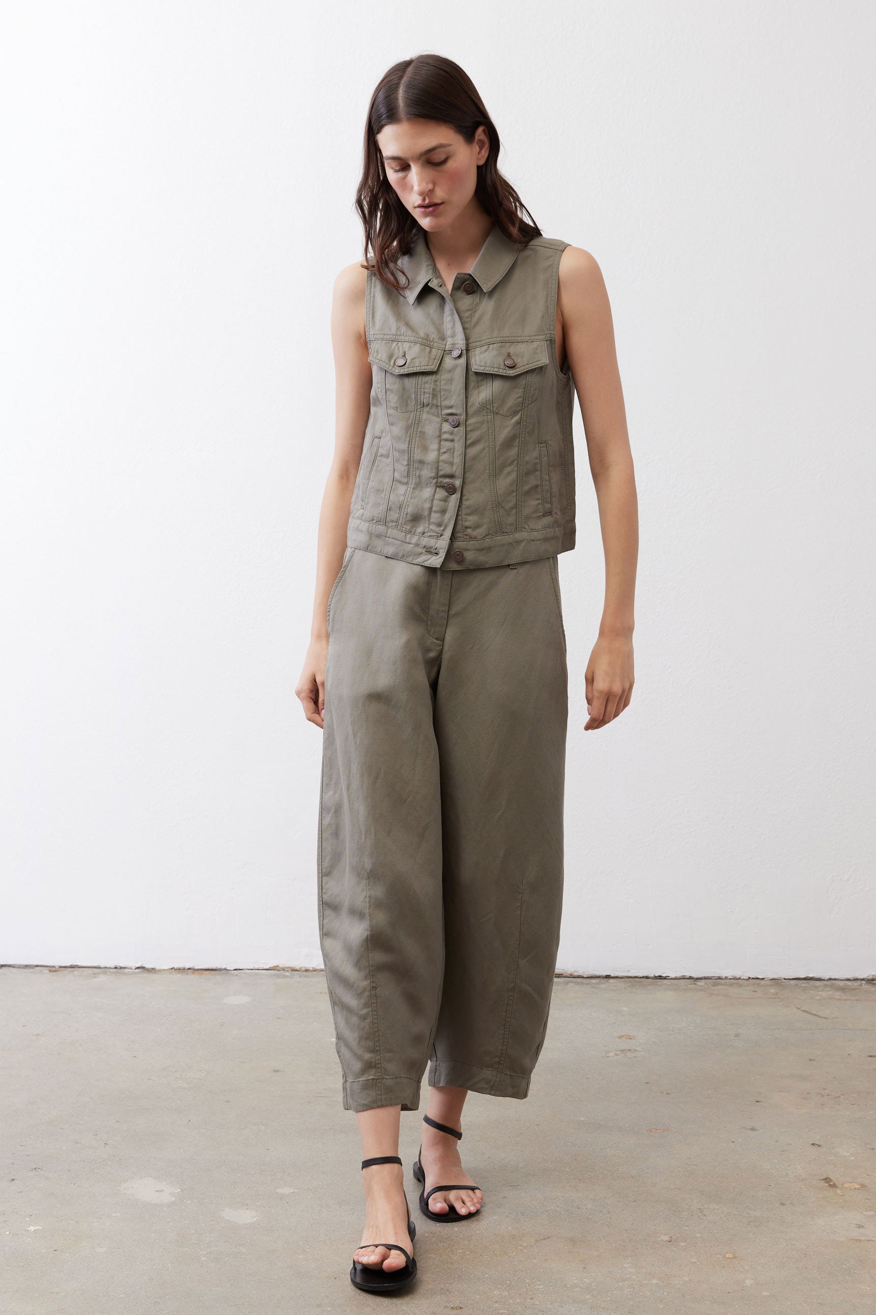 Wide-leg ankle pants in muted olive with high-rise waist and wide cropped legs
