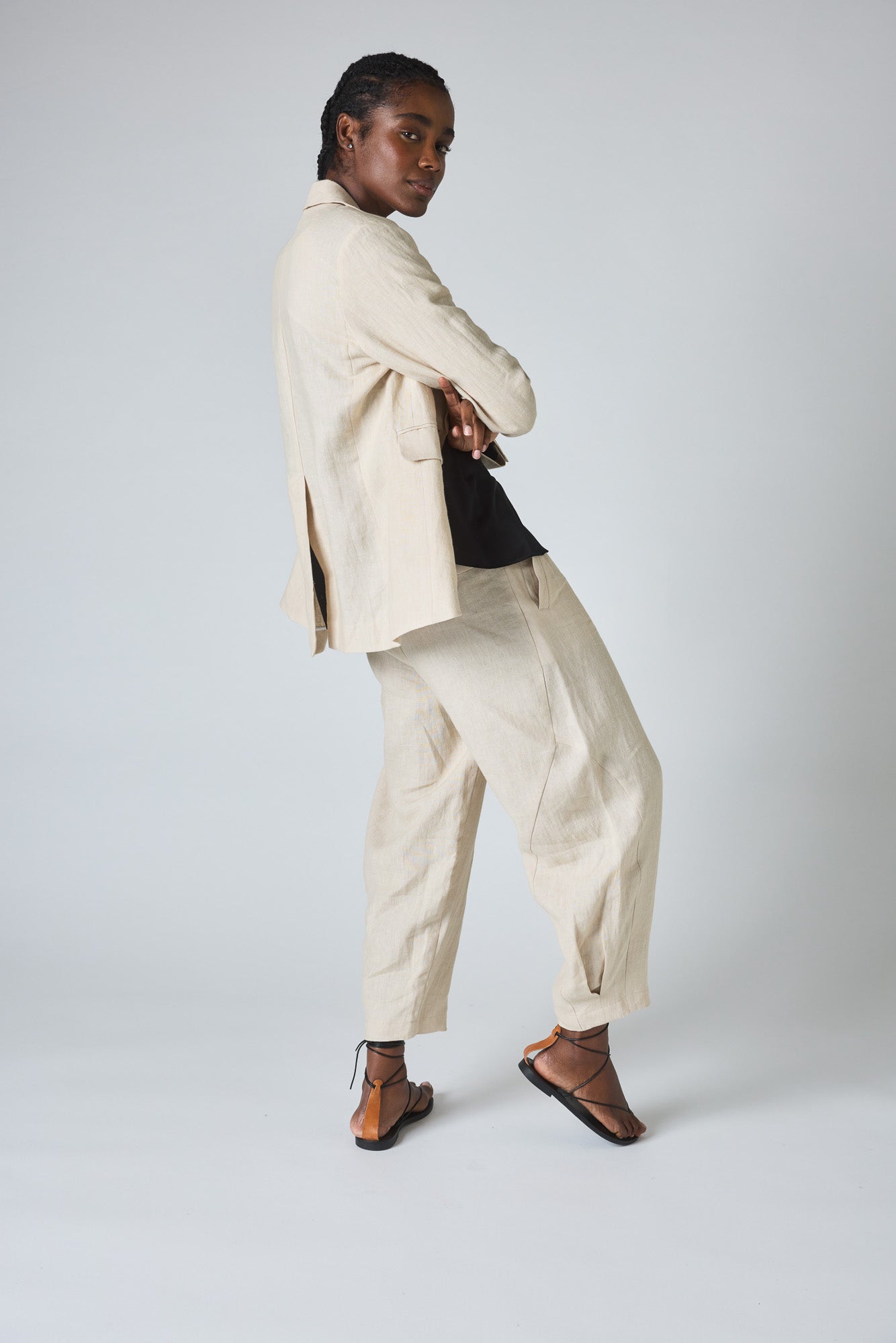 The Linen Detail Oriented Tapered Pant – Ruti