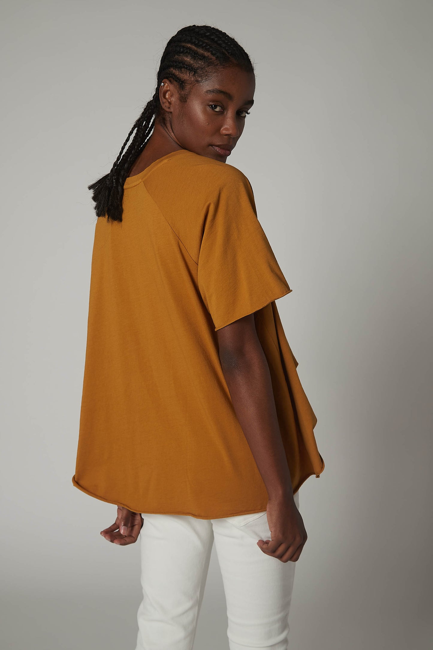 ON THE MOVE SLOUCHY TEE