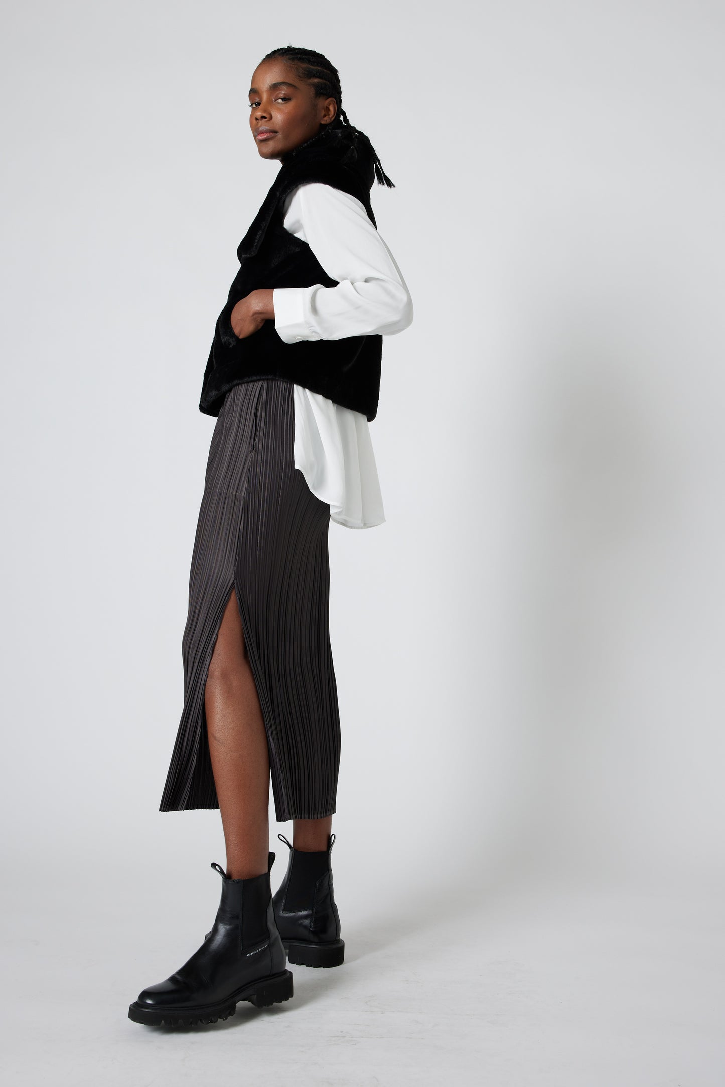 Relaxed Pleated Skirt